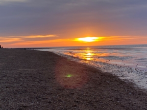 Take a moment to stop and breath whilst absorbing the calming energy of this glorious sunset. Feeling still, meditative, restorative, health and wellbeing can be found in nature in its simplest forms. This is where I run my walk and talk coaching sessions - we can take in sunsets and sunrises too. 