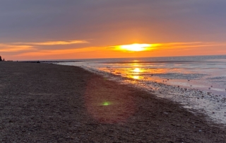 Take a moment to stop and breath whilst absorbing the calming energy of this glorious sunset. Feeling still, meditative, restorative, health and wellbeing can be found in nature in its simplest forms. This is where I run my walk and talk coaching sessions - we can take in sunsets and sunrises too.
